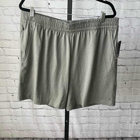 NWT Xersion Grey Men's Shorts Size XL - Picture 1 of 5